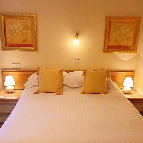 Guest house Gleneagles - Road
