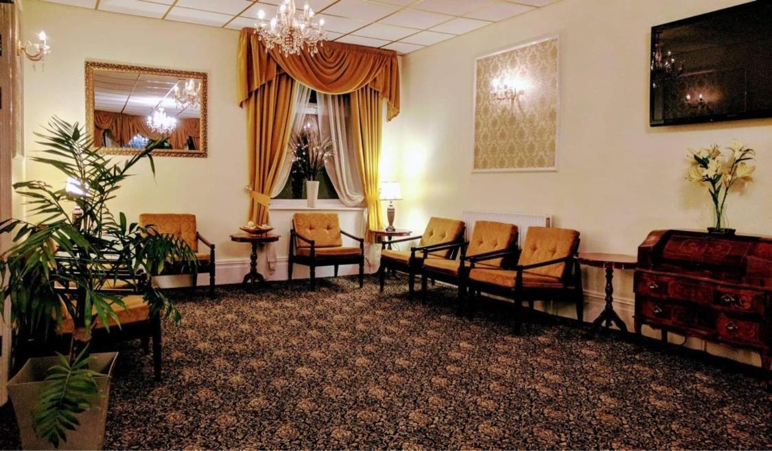 Guest house Gleneagles - Road